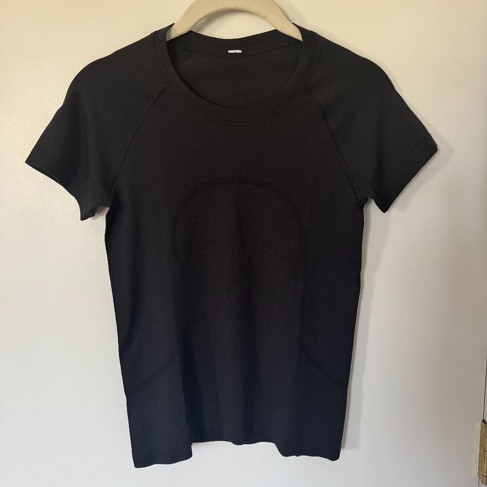 Lululemon Women's Swiftly Tech Short Sleeve 2.0 - Size 4